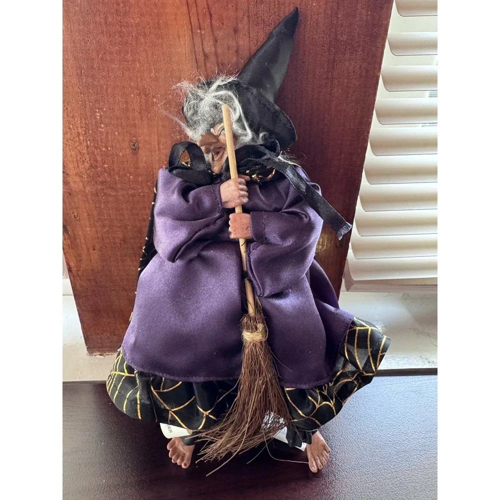 NEW Ganz Furry's Small Wonders Witch Fig Sitter Poseable Halloween Decor EH9390